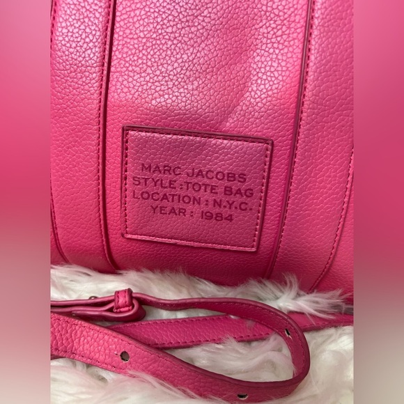 Marc Jacobs Vibrant Pink Tote Bag - Picture 3 of 12
